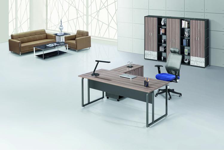 我廠專門從事鋼木家具的生產(chǎn)以及銷售.其擁有先進的成套生產(chǎn)技術(shù)設(shè)備.